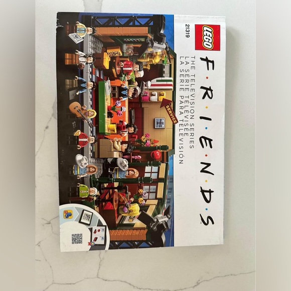 Friends Central Perk Lego Set - Picture 4 of 4